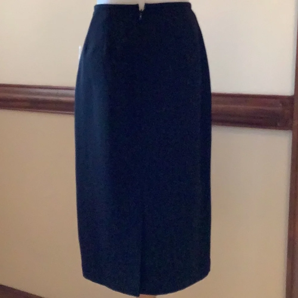 Le Suit Black Skirt NWT - Picture 2 of 3